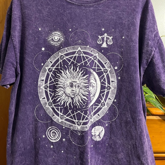Spencer’s Whimsigoth Celestial Purple Tie-dyed Women’s Size XL T-Shirt - Picture 3 of 5